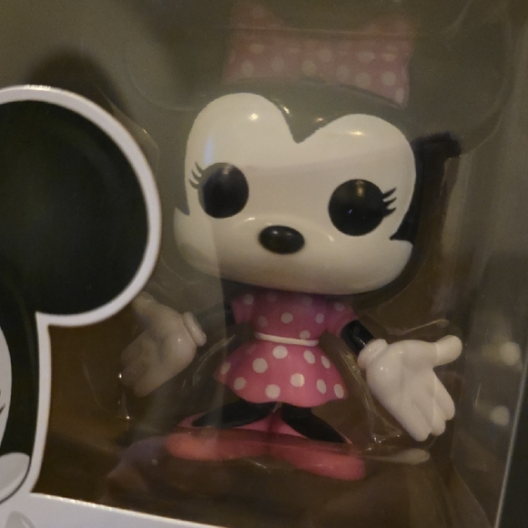 Funko Disney Mickey Collection and Minnie Mouse Pop! - Picture 9 of 9